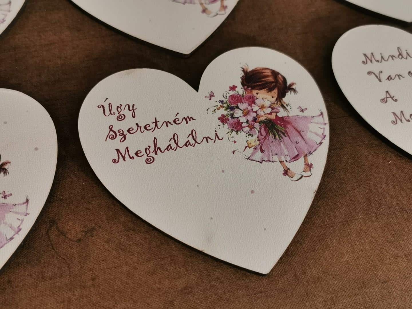 Szív 9.5 cm Kislányos 150. Szív 9.5 cm Kislányos 150.